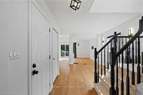 1494 SIERRA Ave, Kingston, ON K7P 3H4