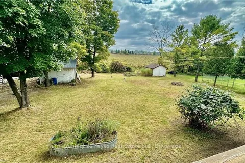 2209 PAUL Blvd, Kingston, ON K7L 4V3