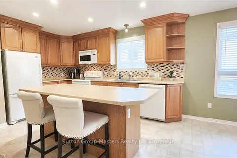 1468 BIRCHWOOD Dr, Kingston, ON K7P 3H3