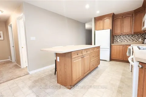 1468 BIRCHWOOD Dr, Kingston, ON K7P 3H3