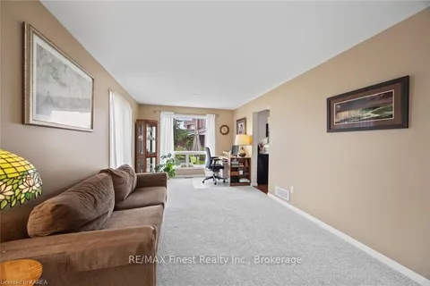 1251 LONGWOOD Terr, Kingston, ON K7P 3B9