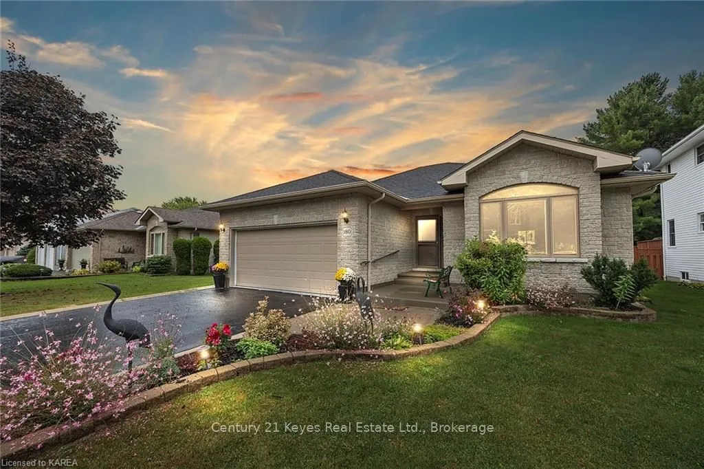 180 GARFIELD St, Gananoque, ON K7G 3G2