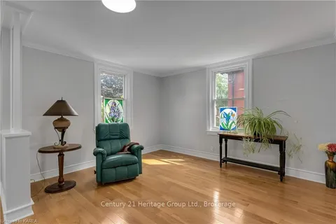 370 STONE St, Gananoque, ON K7G 2A4