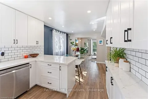 4 ADLEY Pl, Kingston, ON K7K 6G8