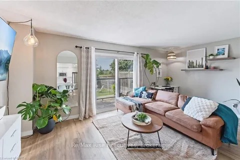 4 ADLEY Pl, Kingston, ON K7K 6G8