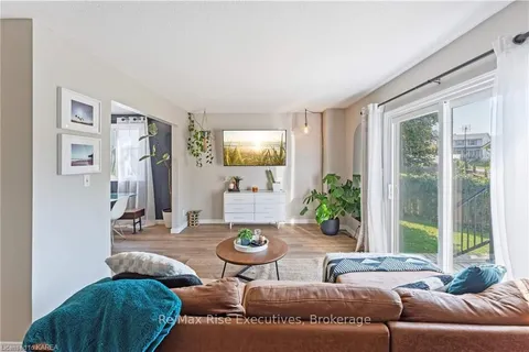 4 ADLEY Pl, Kingston, ON K7K 6G8