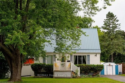 49 SUNNY ACRES Rd, Kingston, ON K7M 3N3