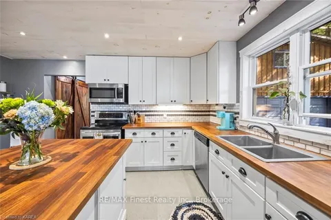 1198 NARROWS Lane, South Frontenac, ON K0H 2L0