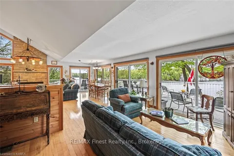 8126 PERTH ROAD, South Frontenac, ON K0H 2L0