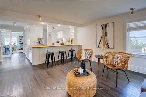 364 BROCK St, Gananoque, ON K7G 1K6