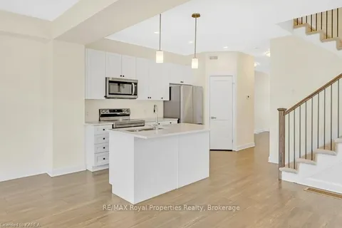 1407 SUMMER St, Kingston, ON K7K 0H9