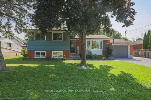 4 OSWEGO PARK Rd, ON N1A 2W2