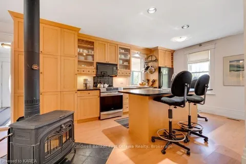 376 NORTH SHORE Rd, Lanark Highlands, ON K0G 1M0