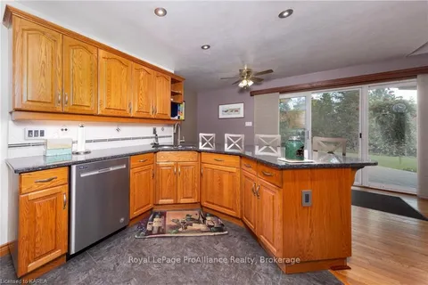 1 CLOW Crt, Front of Yonge, ON K0E 1R0