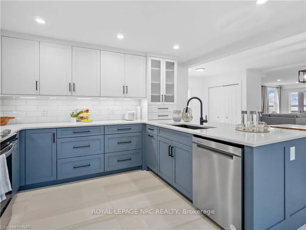 Detached living room at 616 LAKESHORE Rd Fort Erie