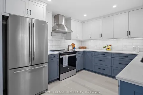 616 LAKESHORE Rd, Fort Erie, ON L2A 1B6