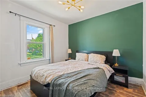 10 MONCK St, St. Catharines, ON L2S 1L6