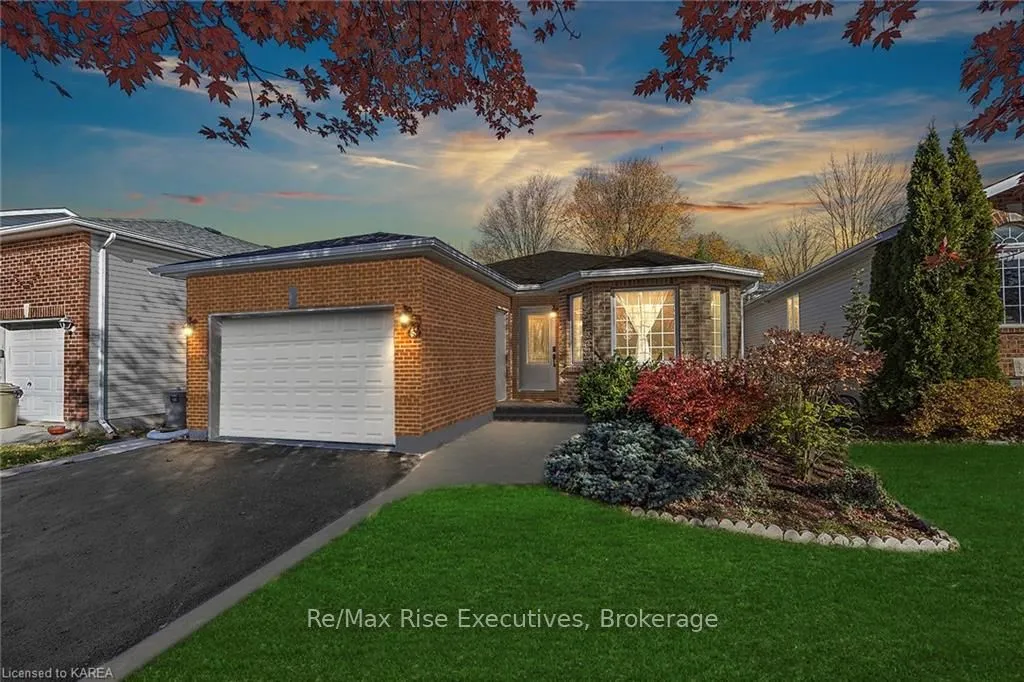 950 LOMBARDY St, Kingston, ON K7M 9C2