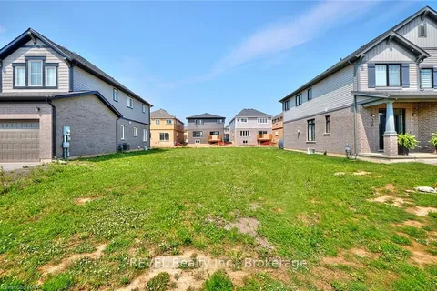 30 SWAN Ave, Pelham, ON L0S 1E6