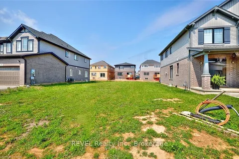 30 SWAN Ave, Pelham, ON L0S 1E6