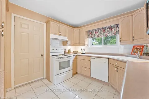 505 VINE St, St. Catharines, ON L2M 3T5