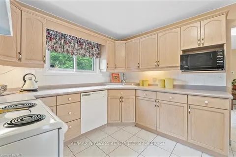 505 VINE St, St. Catharines, ON L2M 3T5