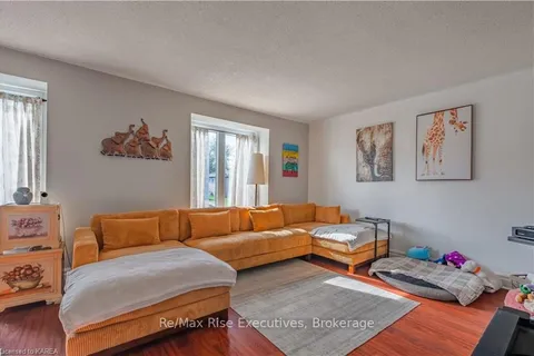 859 CUNNINGHAM Cres, Brockville, ON K6V 6H3