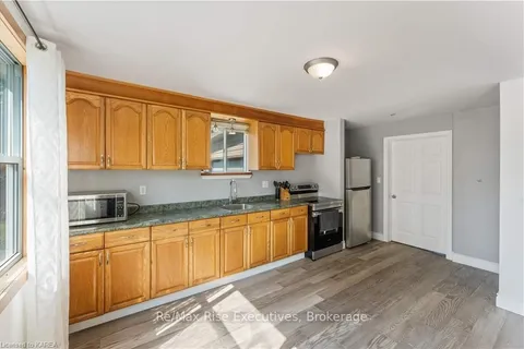 4999 BATH Rd, Loyalist, ON K0H 1G0