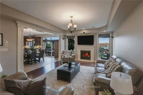 7178 ST MICHAEL Ave, Niagara Falls, ON L2H 3N5