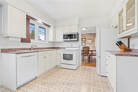 320 DONELL Crt, Kingston, ON K7M 4H2