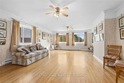 320 DONELL Crt, Kingston, ON K7M 4H2