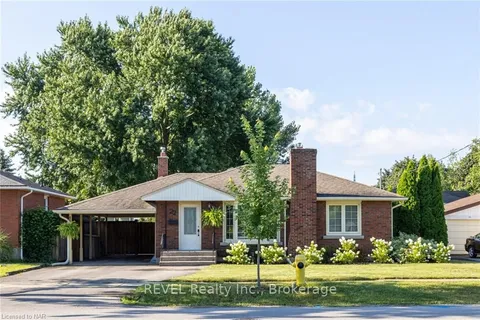 22 TAMARACK Ave, St. Catharines, ON L2M 3B9