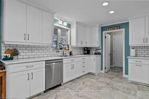 60 PERRY Rd, Greater Napanee, ON K7R 3K6