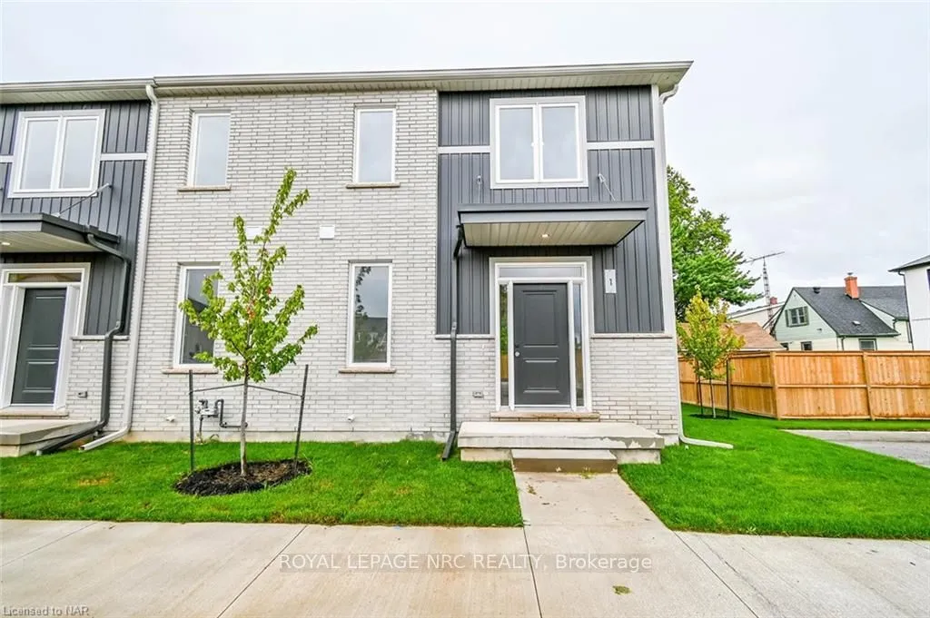 121A MOFFATT St, St. Catharines, ON L2P 0E8