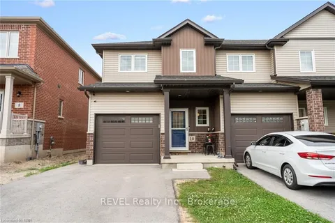 10 HARMONY Way, Thorold, ON L2V 0B6