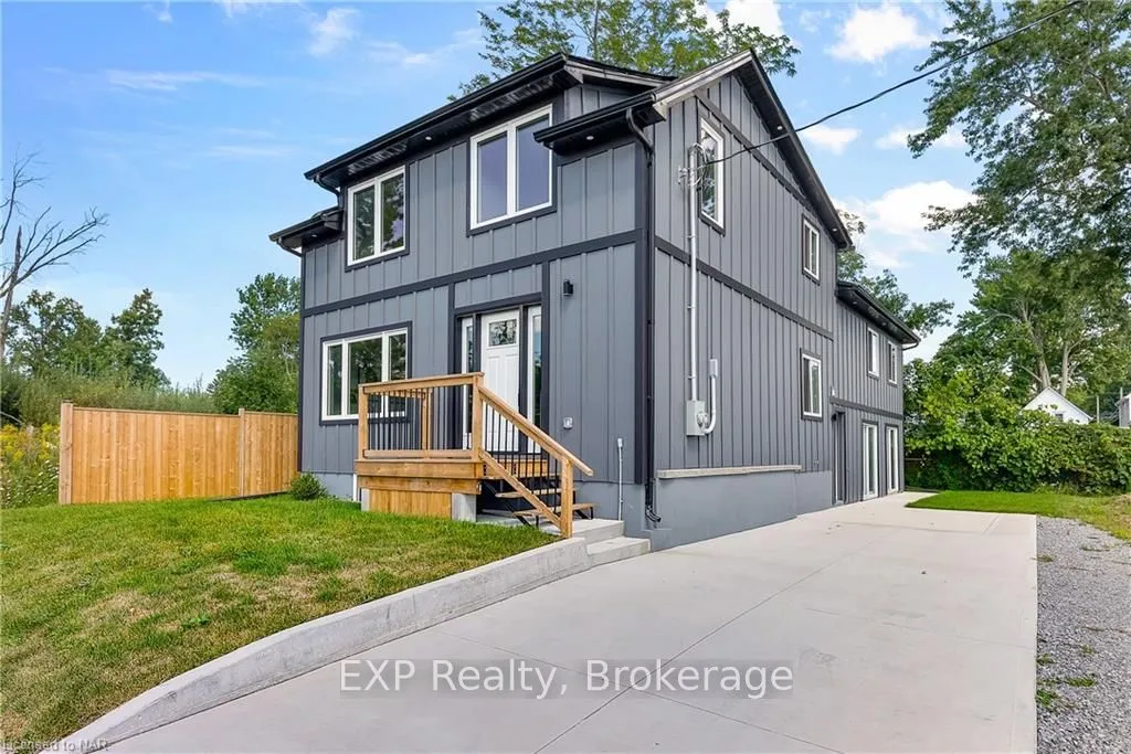 40 PARKVIEW Ave, Fort Erie, ON L2A 5Z8