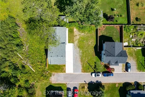 40 PARKVIEW Ave, Fort Erie, ON L2A 5Z8