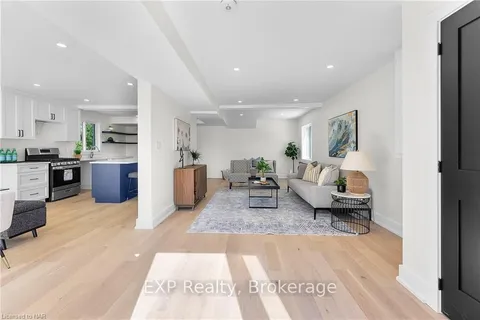 40 PARKVIEW Ave, Fort Erie, ON L2A 5Z8