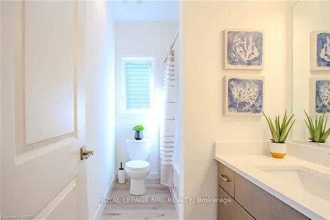 27 BEACHWALK Cres, Fort Erie, ON L0S 1N0