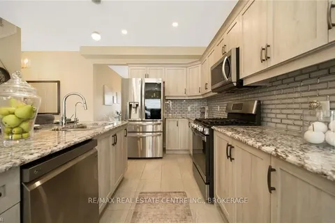 869 BURWELL St, Fort Erie, ON L2A 0E3