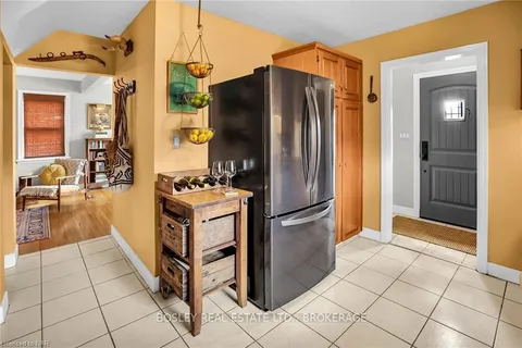 6746 WATERS Ave, Niagara Falls, ON L2G 5X1