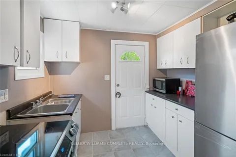 34 PARK St, Port Colborne, ON L3K 3H9