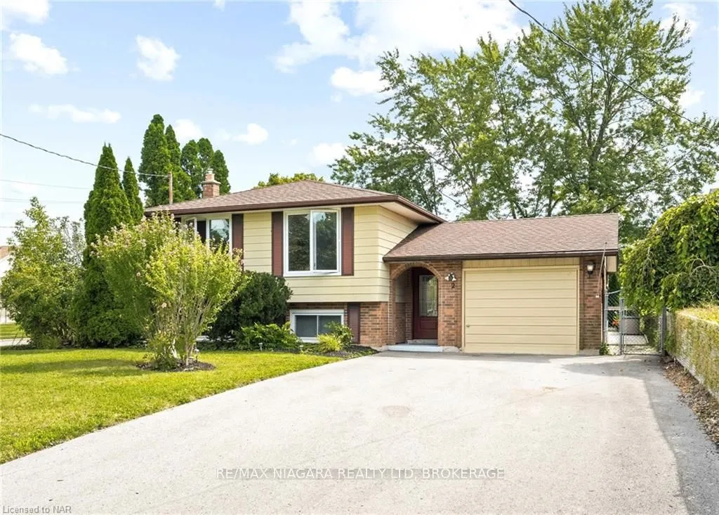 2 ACADIA Cres, St. Catharines, ON L2P 1H8