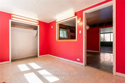 31 CHERRY St, St. Catharines, ON L2R 5M5