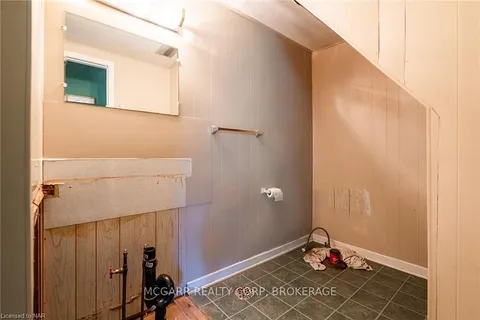 31 CHERRY St, St. Catharines, ON L2R 5M5