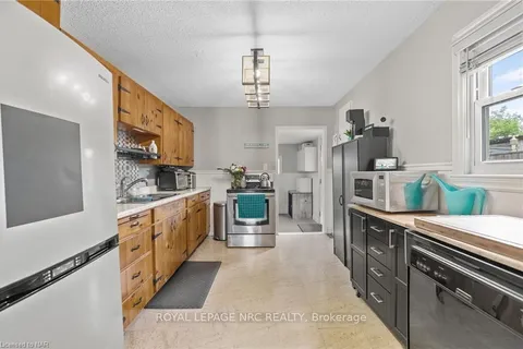 23 MARY St, Fort Erie, ON L2A 4A2