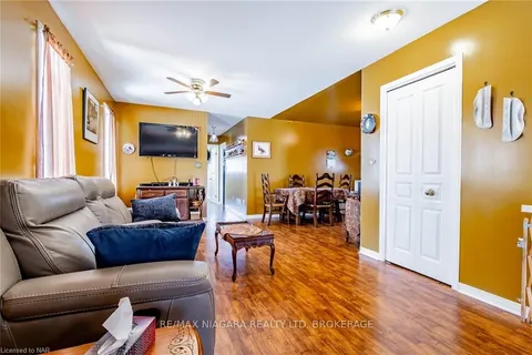 14 JENNIFER Cres, St. Catharines, ON L2M 7Y9