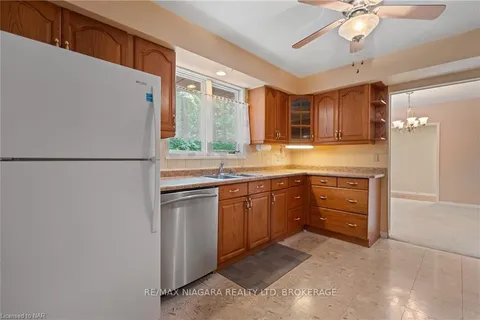 1183 HAIST St, Pelham, ON L0S 1E2