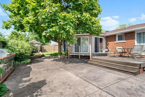 17 CLEARVIEW Hts, St. Catharines, ON L2T 2W2