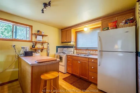 527 PINECREST Rd, Port Colborne, ON L3K 5V3